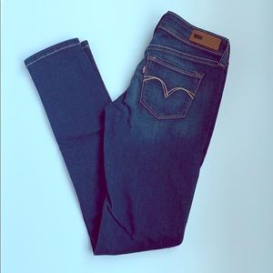 Levi’s Jeans Demi Curve size 1/25